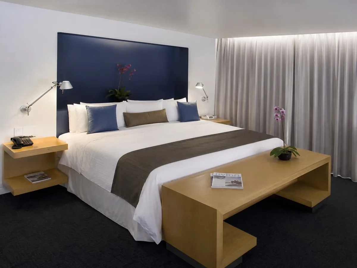 Habitación King — CUARTA AVENIDA SUITES